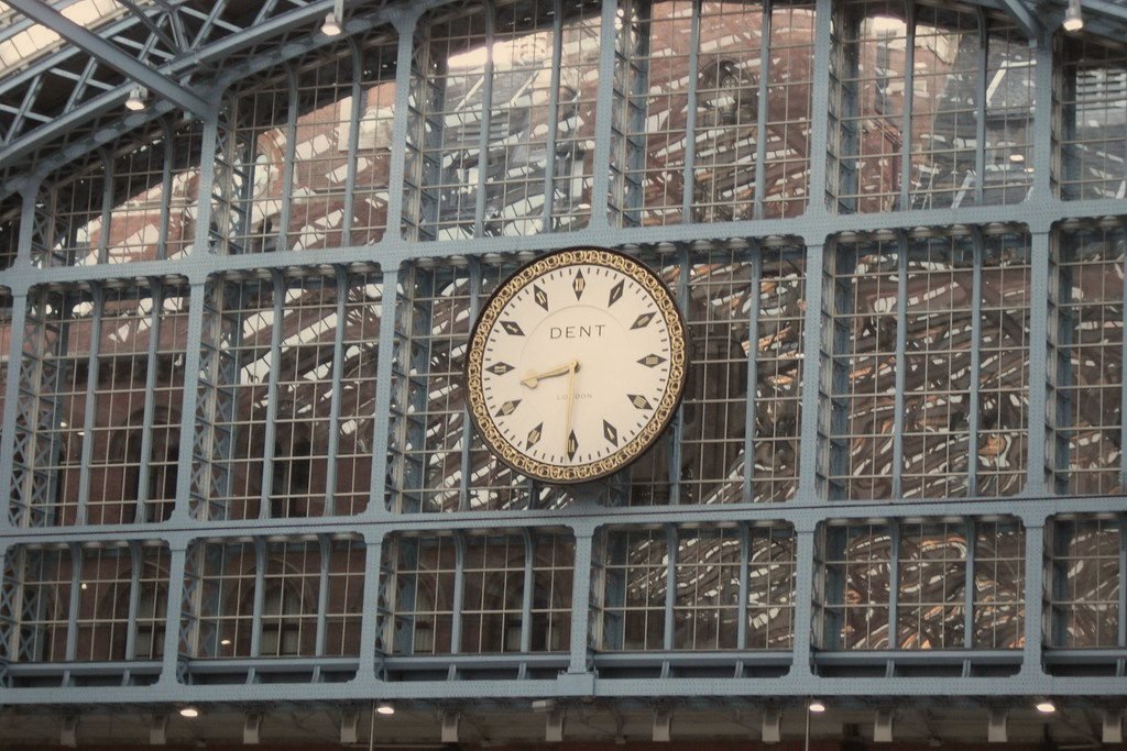 The station clock at St Pancras International — chauffeur transfers met on the concourse